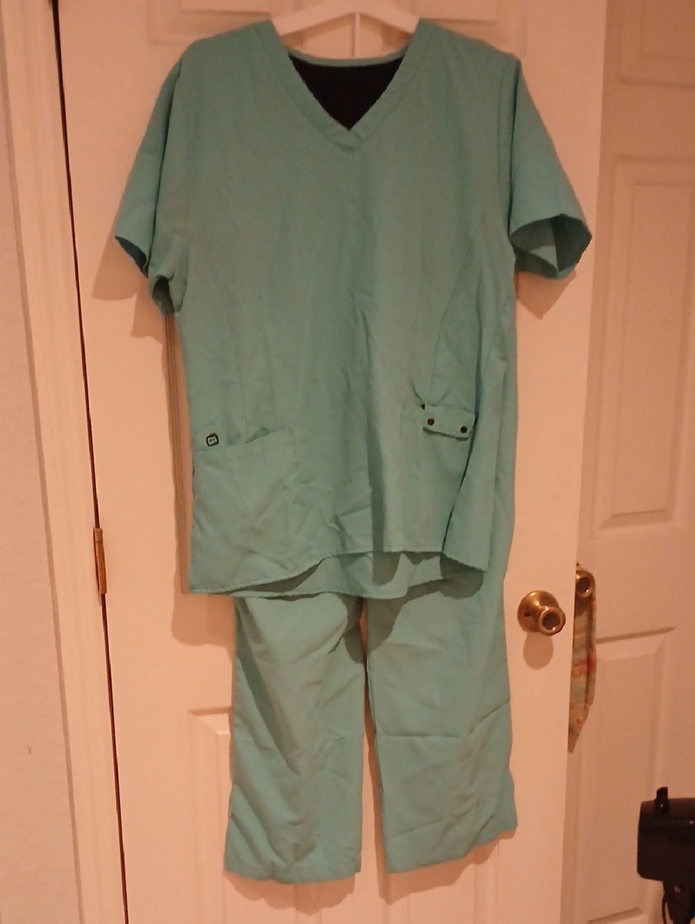 WonderWink Women's Scrub Set in Mint Green